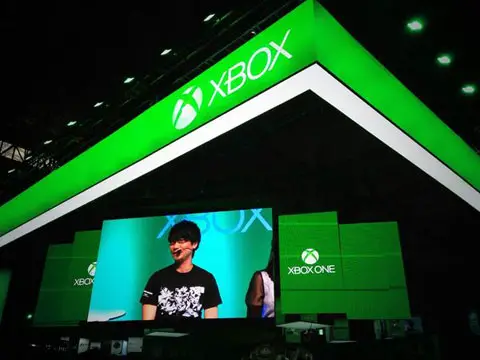 Xbox-TGS-2013-Booth-Kojima-Talking
