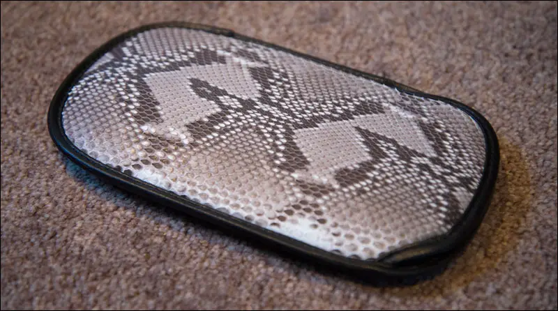 MGS-Portable-Ops-KonamiStyle-Premium-Pack-Snakeskin-Pouch