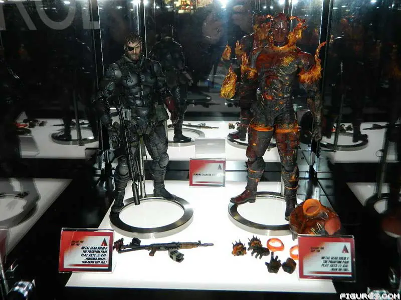 New-York-Toy-Fair-Play-Arts-Metal-Gear.jpg