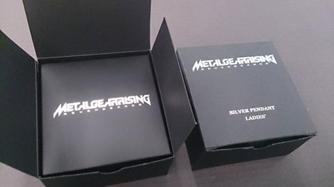 Metal-Gear-Rising-Pendant-Photo-2