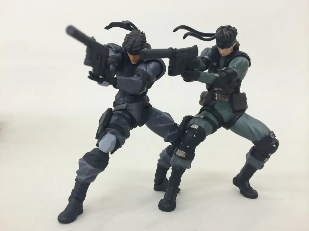 RevolMini-Solid-Snake-and-Yamato-Snake-2