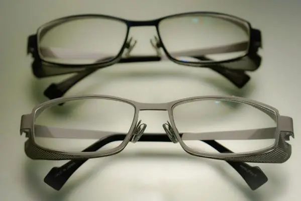 Kojima-Custom-MGSV-Glasses-4