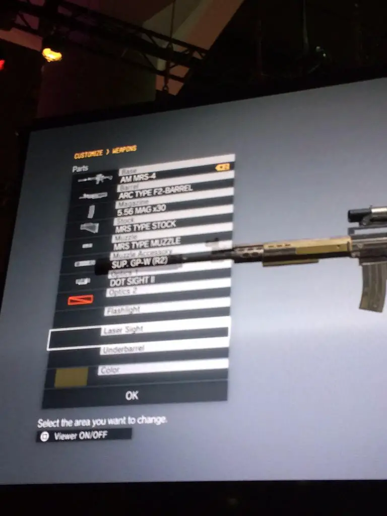 MGSV-Booth-E3-2015-Weapon-Customization