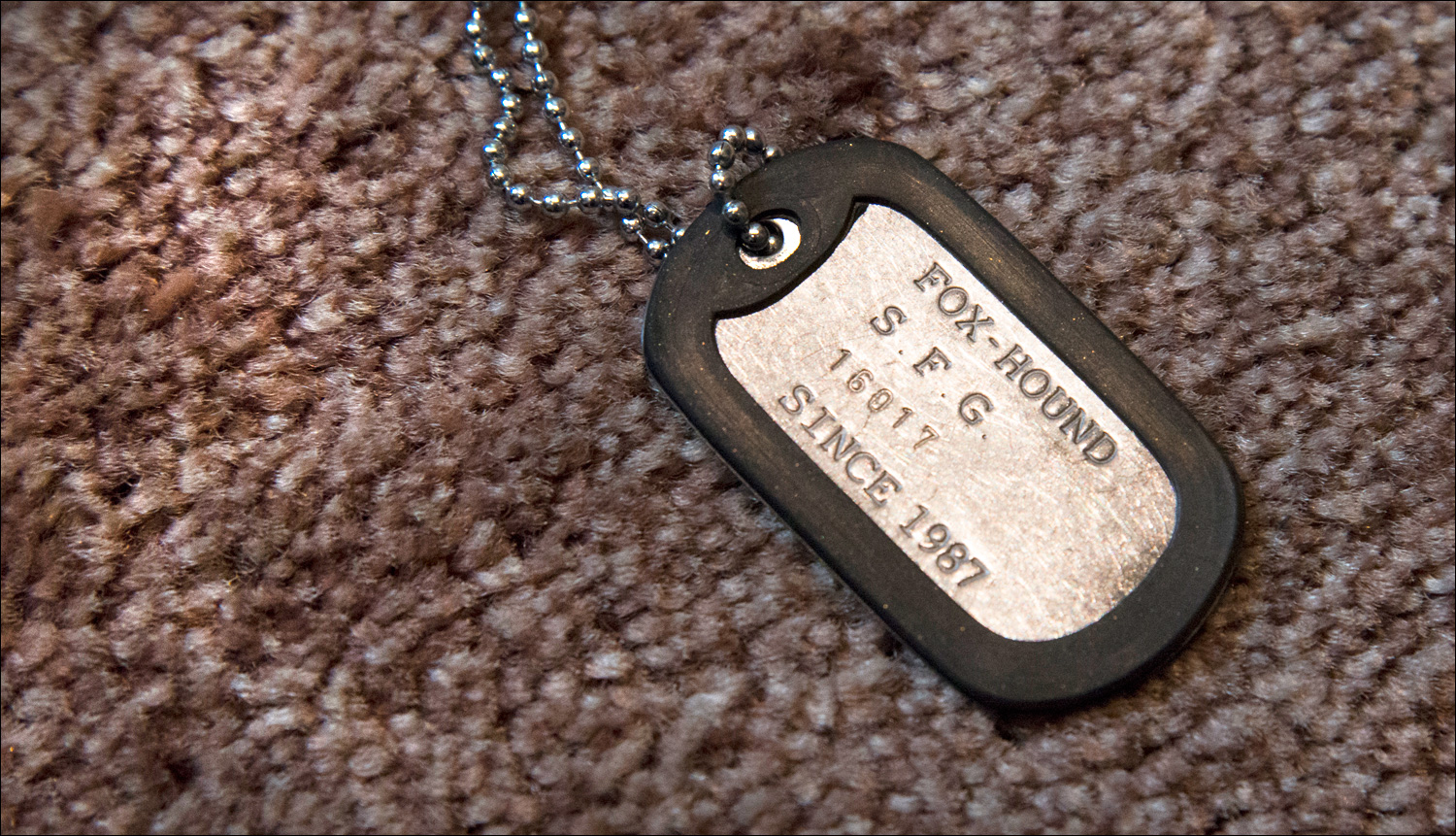 Metal-Gear-Solid-Premium-Package-Dog-Tag-Close