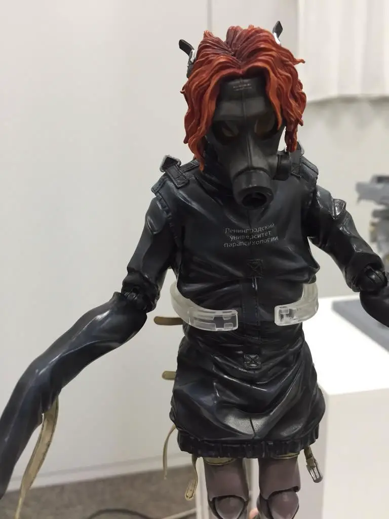 MGSV-The-Phantom-Pain-Play-Arts-Figures-7.jpg