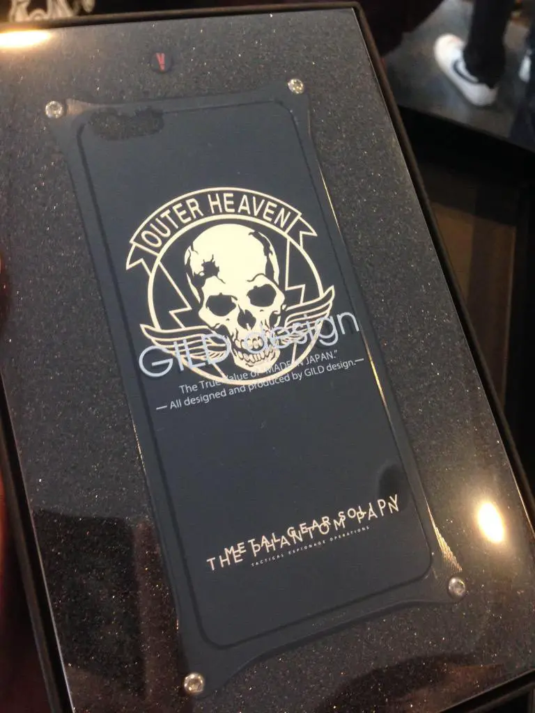 MGSV-X-Gild-Design-iPhone-Case-Outer-Heaven-Version-Box