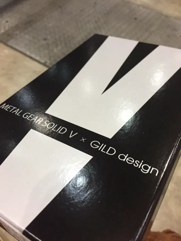 MGSV-X-Gild-Design-iPhone-Case-Snake-Version-Box