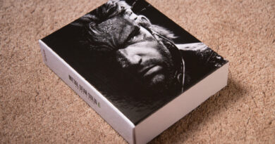 Close Up: Metal Gear Solid Delta: Snake Eater Deluxe Edition